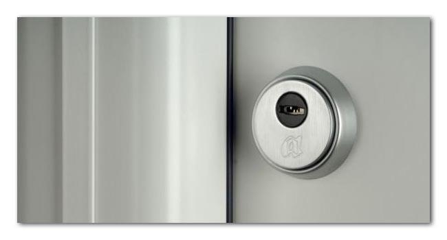 ACCESORIOS-PUERTAS-METALICAS-SEGURIDAD-ENTRADA-VIVIENDA-ESCUDO-ANTITALADRO-JULFER-ANDREU